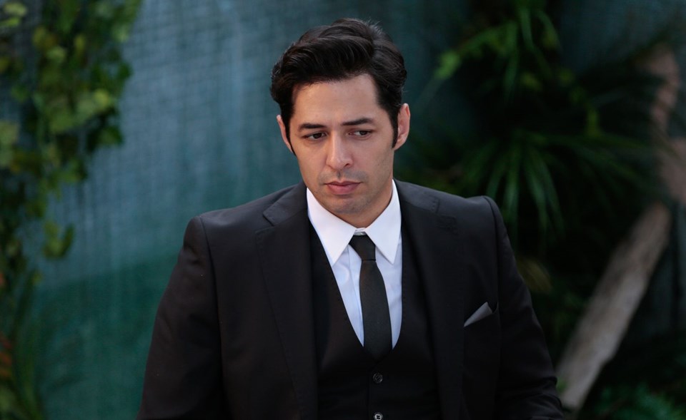 Mert Fırat, Ufak Tefek Cinayetler