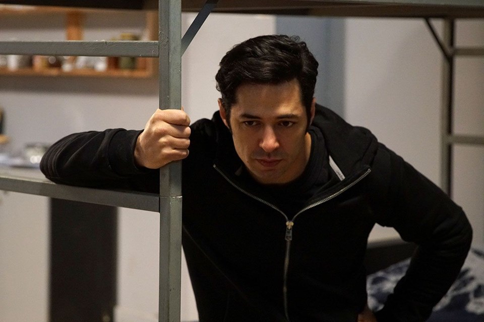 Mert Fırat, Ufak Tefek Cinayetler