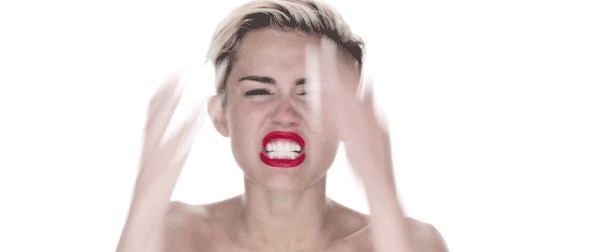 ABD’li ünlü şarkıcı Miley Cyrus, katıldığı bir...