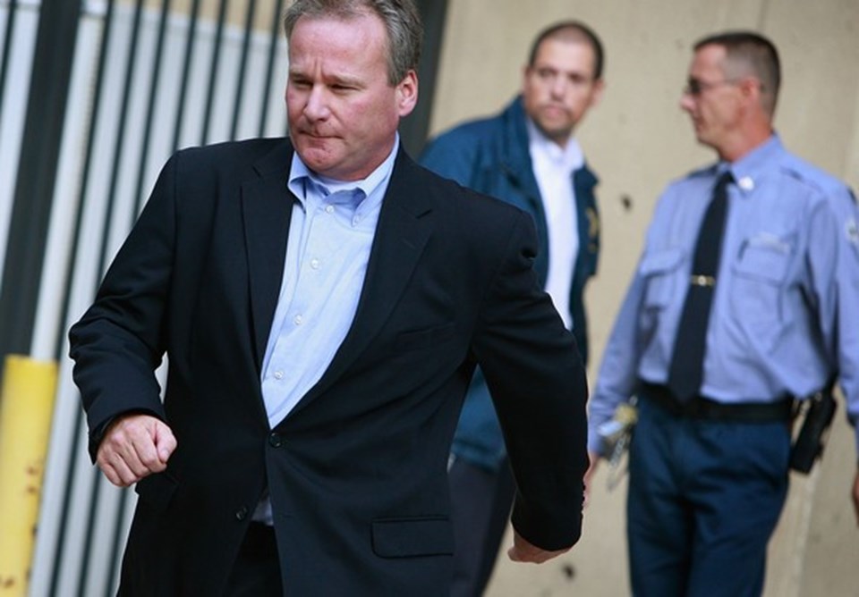 Michael David Barrett 2,5 yıl hapis cezasına çarptırıldı.
