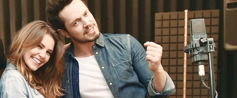 Murat Boz; annesi, sevgilisi Aslı Enver ve...