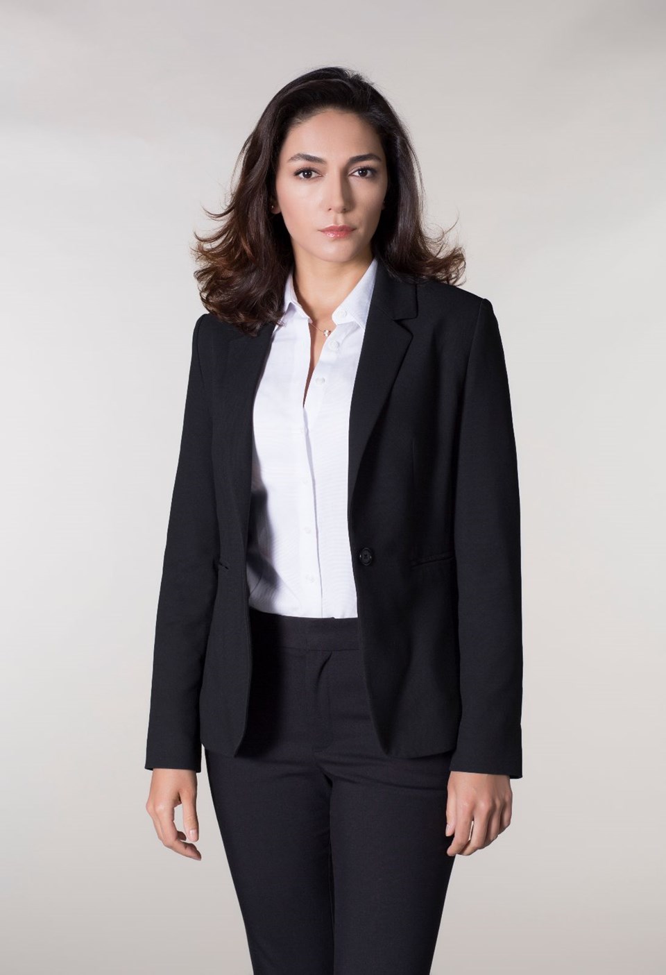 ŞEBNEM HASSANISOUGHI – Selma Çelik