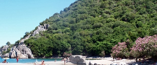Olimpos'ta geceleri sahile çıkmak yasak!