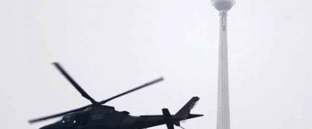 'Örümcek adam', Petronas Kuleleri'ne tırmandı