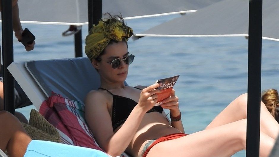 Özge Özpirinçci, tatil