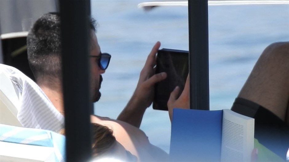 Özge Özpirinçci, tatil