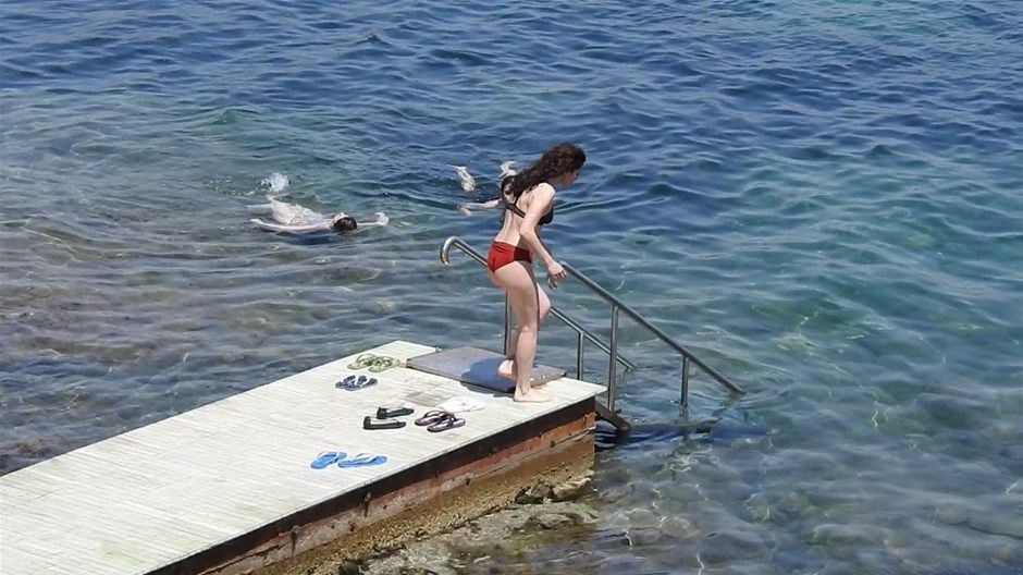 Özge Özpirinçci, tatil