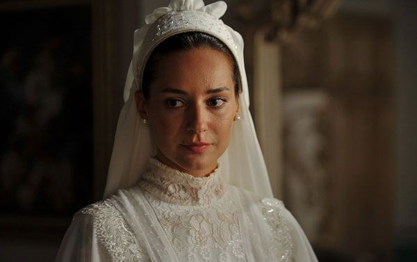 Hemşire Zeynep (Sedef Avcı)