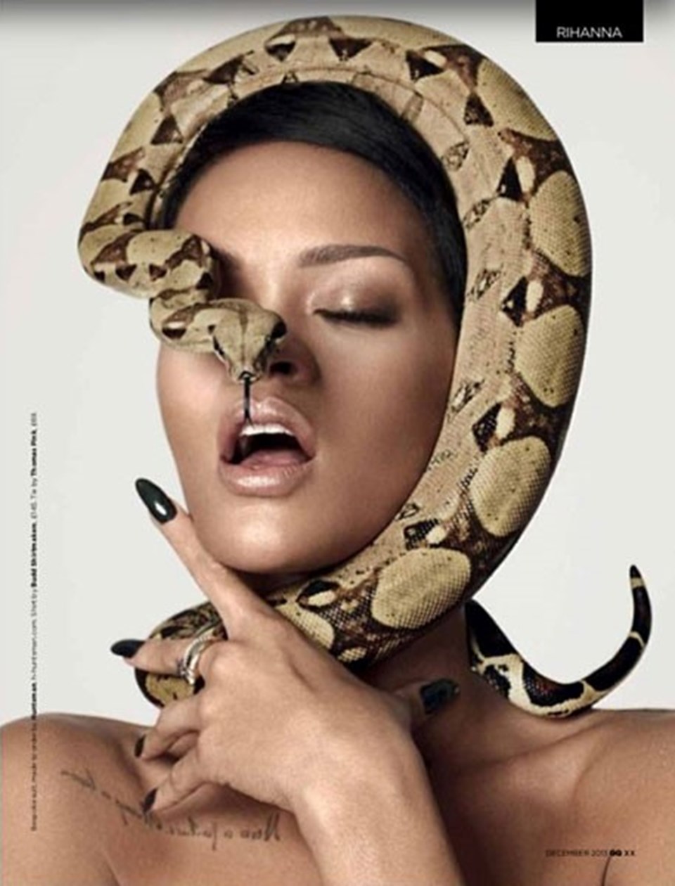 GQ için kamera karşısına geçen Rihanna, bir yılanla poz vermiş, genç şarkıcının bu pozu uzun süre konuşulmuştu.