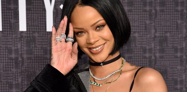 Dünyaca ünlü şarkıcı Rihanna'nın dört...