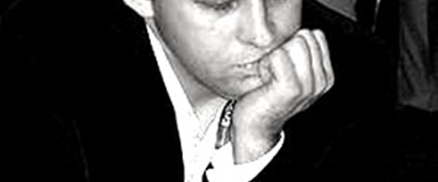Sarhoş satranç şampiyonu oyunda uyuyakaldı