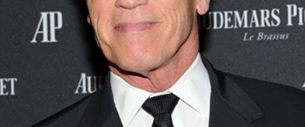Schwarzenegger dergiciliğe geri döndü