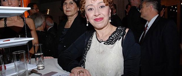 Şebnem Sönmez trafik kazası geçirdi