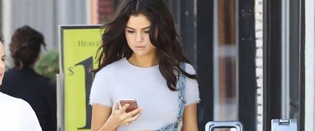 Selena Gomez Sosyal medya toplum için zararlı