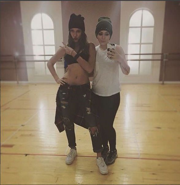Serenay Sarıkaya, Çi final, Fi final, Duru, Can Manay, Yaşam, Magazin, Aerial dansı, Fi Çi Pi