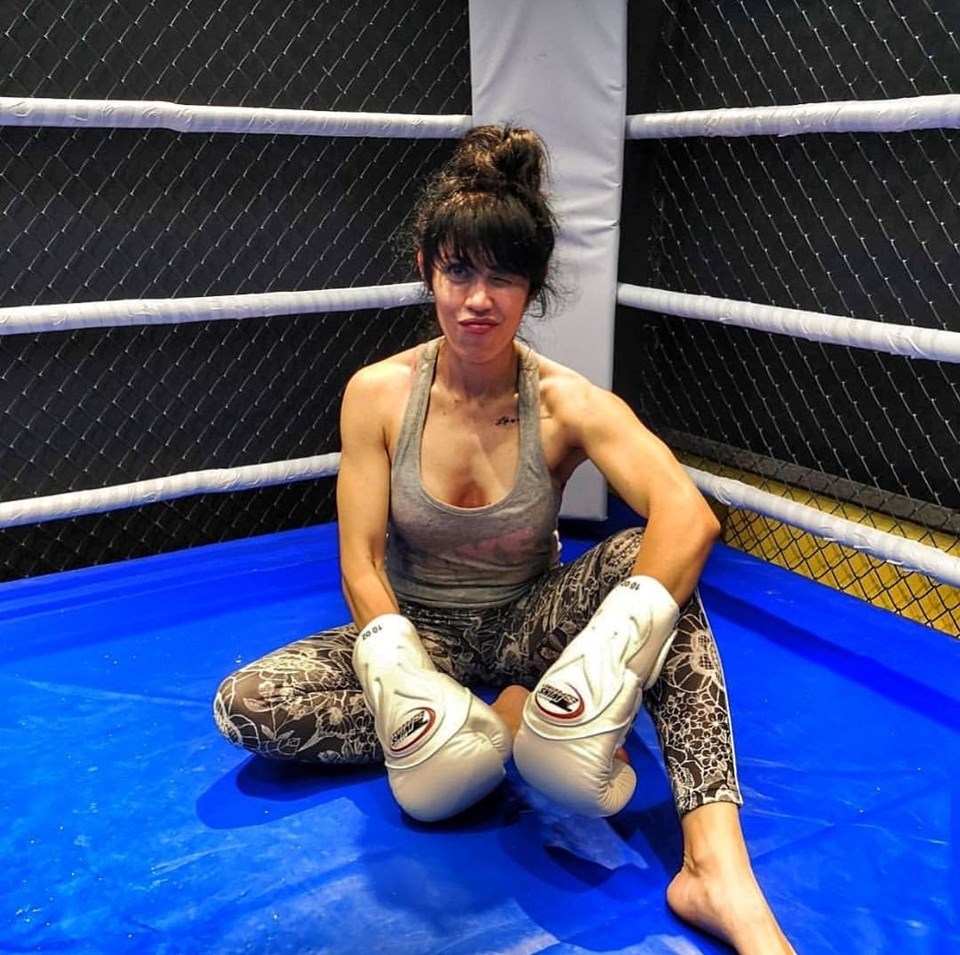 Sevda Dalgıç, Bade, Avlu