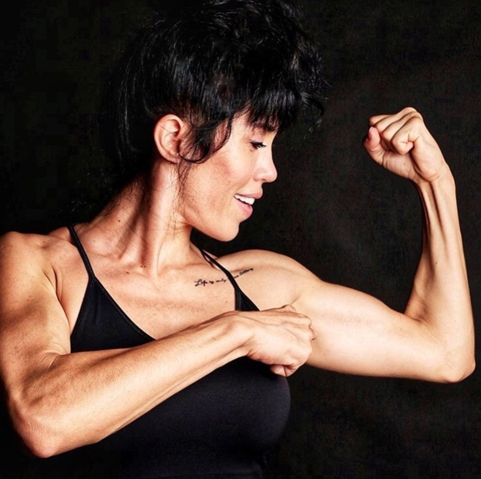 Sevda Dalgıç, Bade, Avlu