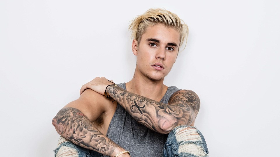 JUSTIN BIEBER