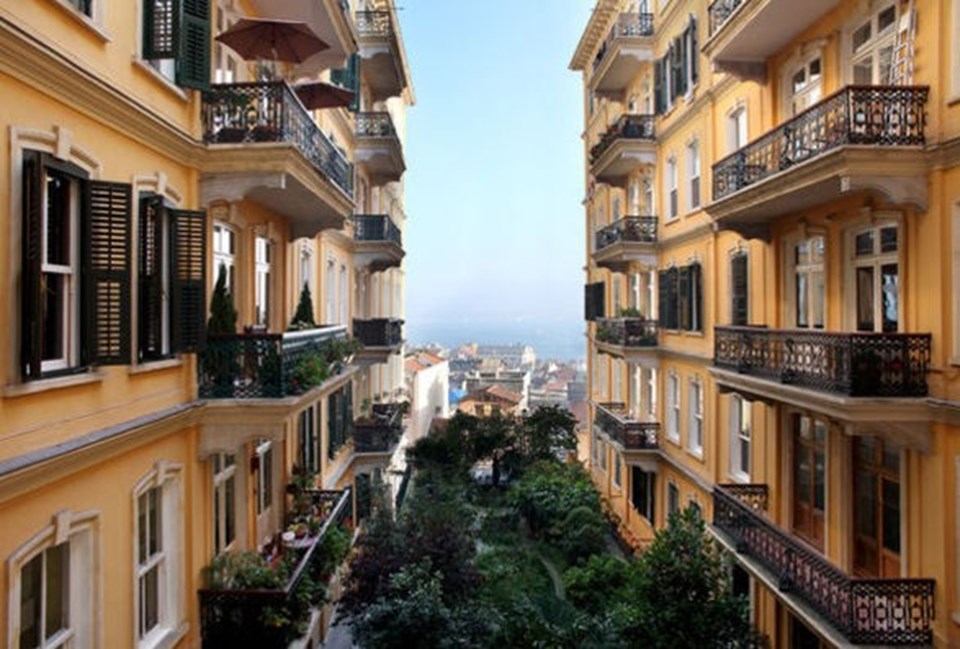 Sibel Can, Doğan apartmanından daire arıyor.