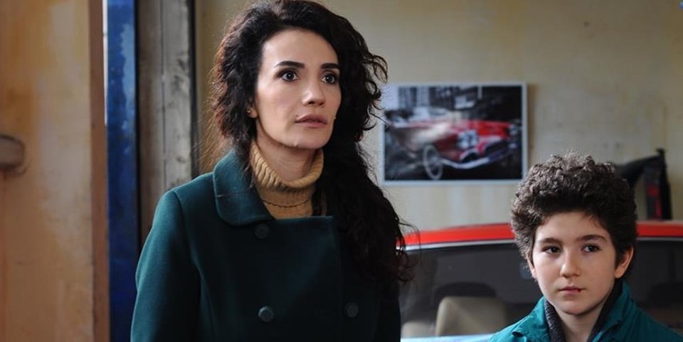 Serçe Sarayı, Perşembe günleri 20.30'da Star TV'de ekrana geliyor.