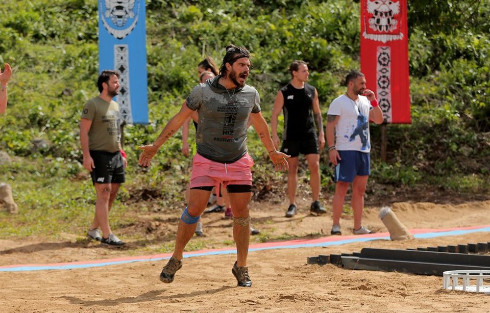 Survivor, Survivor mucadele, Survivor yarışma