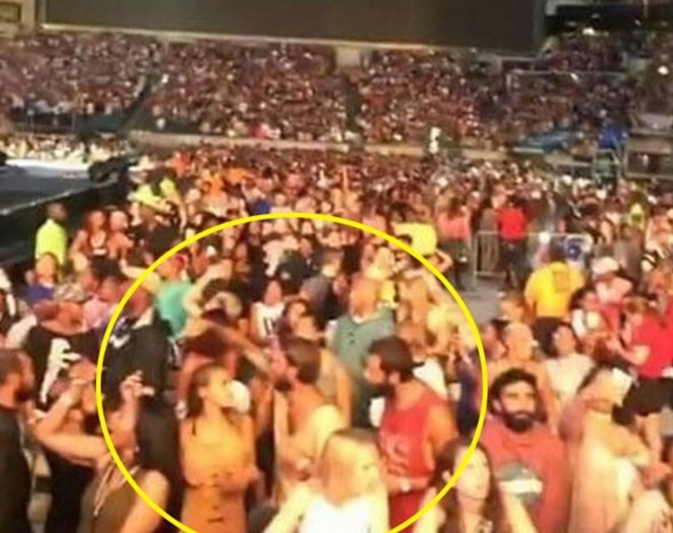 Gönüllüler takımı Beyonce konserinde görüntülendi.