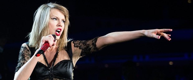 Taylor-Swift-Singapore-Jun-9-2014-Red-Tour-3-1024x682.jpg