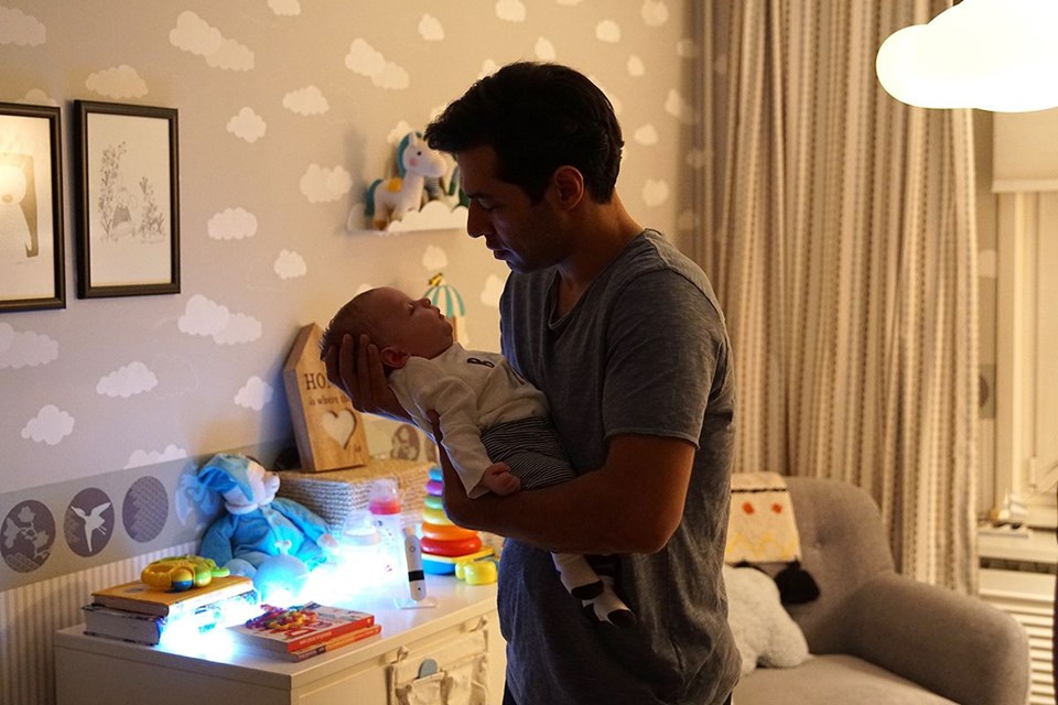 Mert Fırat: Bizi duygularımız yönetiyor