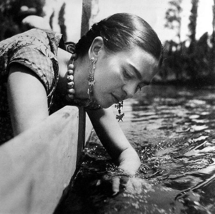 FRIDA KAHLO