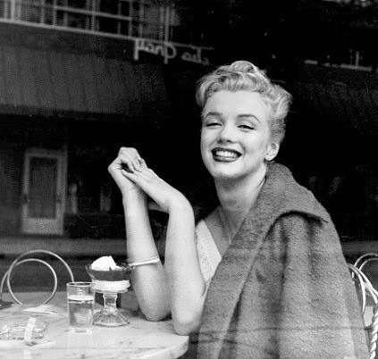 MARILYN MONROE