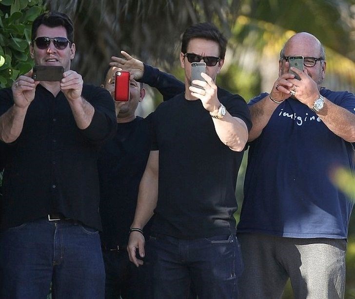 Mark Wahlberg ve arkadaşları