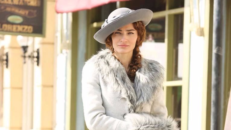 SAADET IŞIL AKSOY (LUCY)