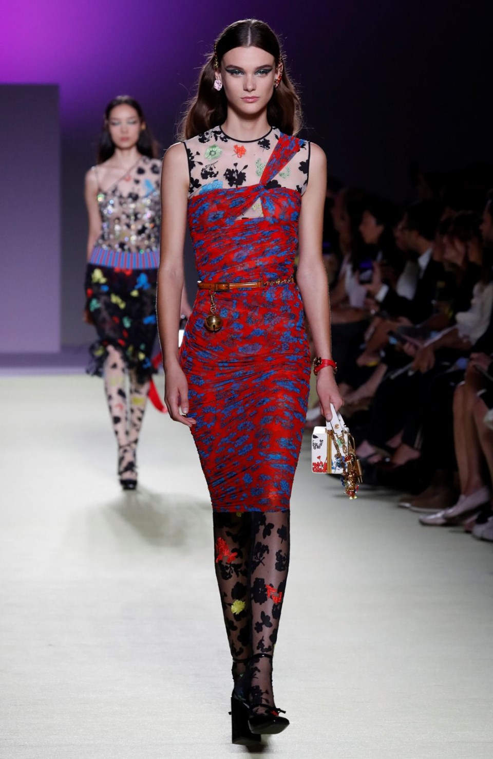 "VERSACE'NİN UZUN DÖNEMDEKİ BAŞARISI İÇİN ÖNEMLİ BİR ADIM"