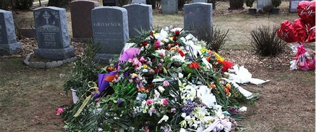 Whitney Houston'ın mezarına 24 saat koruma