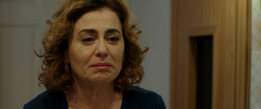 Star TV ekranlarında yayınlanan Fazilet Hanım...