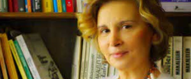 'Yaşlılıkla yüzleşirken estetikle avunuyorum'