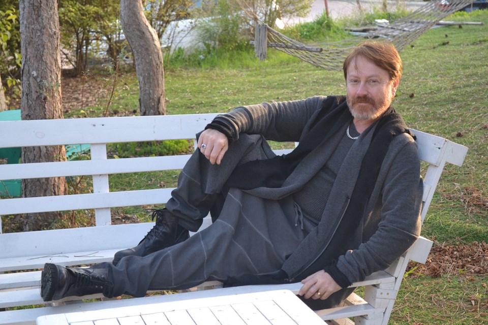 TİYATRO ÇALIŞMALARI