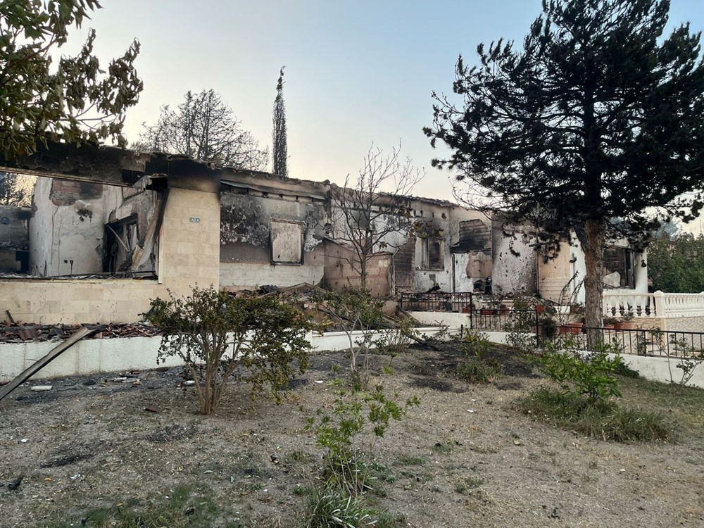 Seferihisar'da yazlık evler kül oldu - 7