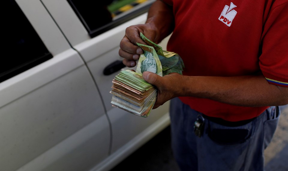 Venezuela hiper-enflasyonla boğuşuyor, asgari ücret 10 doların altında
