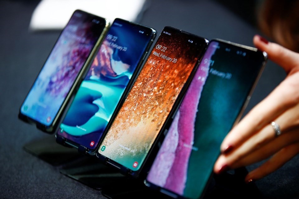 Instagram ile özel bir çalışma yapan Samsung, Galaxy S10 ile hızlıca paylaşım yapabilmek için özel arayüz tasarımları yaptı.