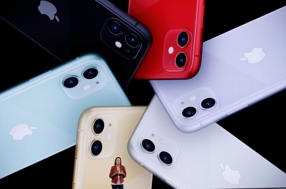iPhone XR'de tek arka kameraya yer veren Apple iPhone 11'de bu sayıyı 2'ye çıkardı. iPhone 11 Pro ve iPhone 11 Pro Max'in kameraları ise geçen sene tanıtılan muadillerinin aksine 2 değil 3.