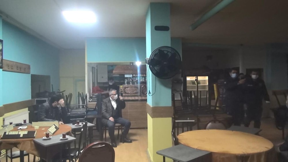 Esenyurt'ta corona baskını: Tuvalet kağıdını maske yaptı - 3