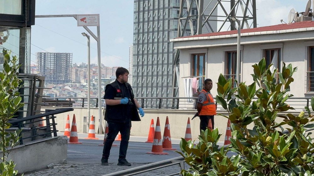 İstanbul'da AVM'de kurşun sesleri: Maskeli saldırgan otoparkta ateş açtı - 4