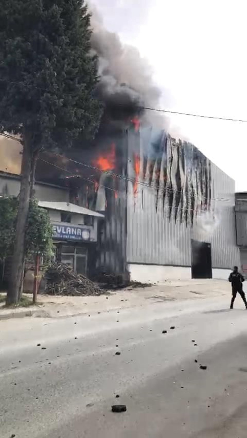 Küçükçekmece’de kimyasal madde deposunda yangın - 3