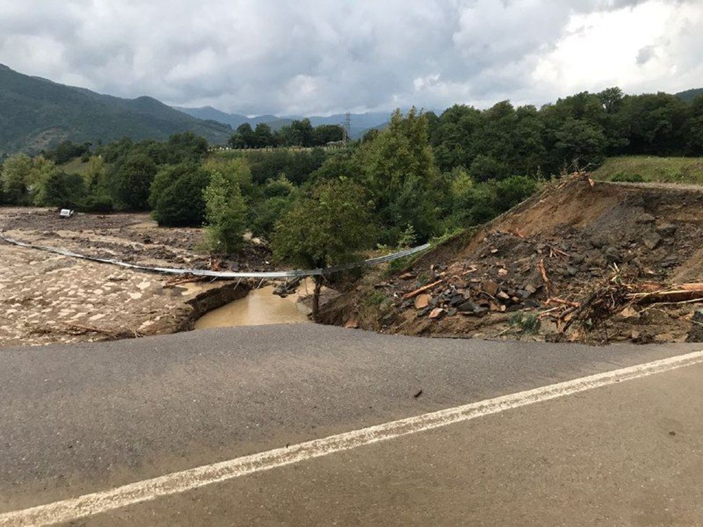 Bartın'da şiddetli yağış sel ve heyelana neden oldu - 4