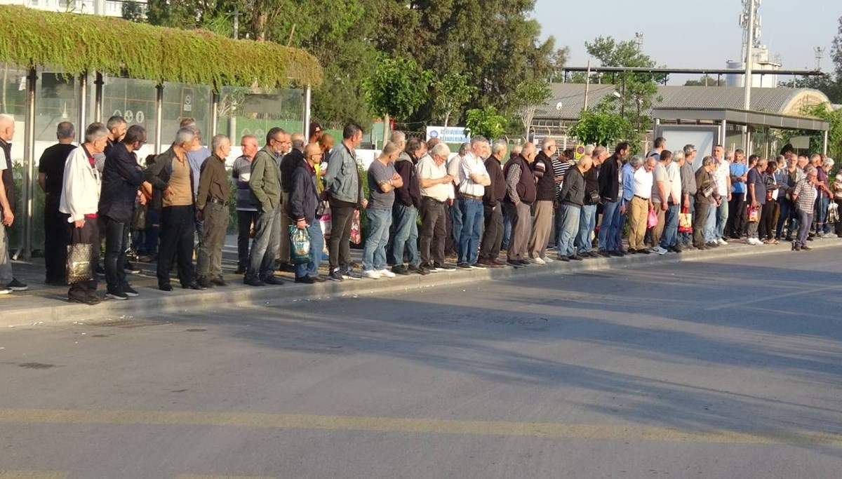 İzmir'de 23 bin işçi greve başladı