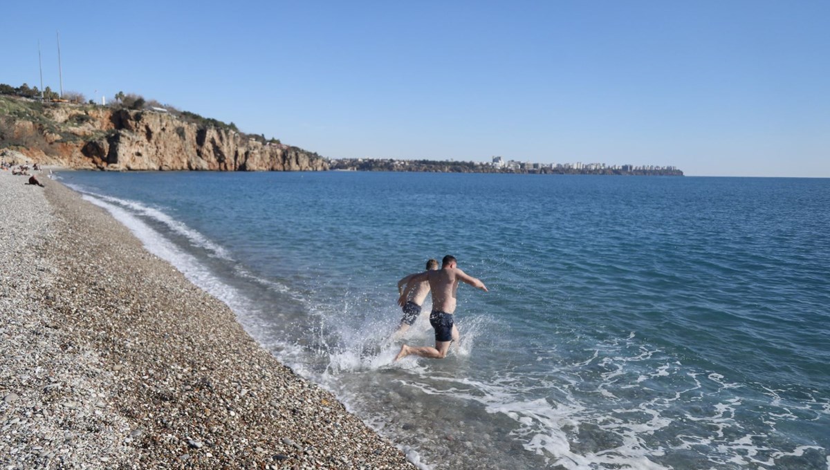 Antalya'da bahar havası yaşanıyor Antalya'da bahar havası yaşanıyor