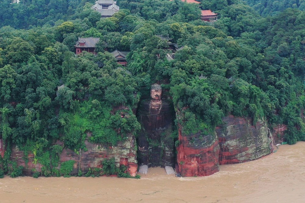 Çin'de dünyanın en büyük Buda heykeli tehlike altında - 9