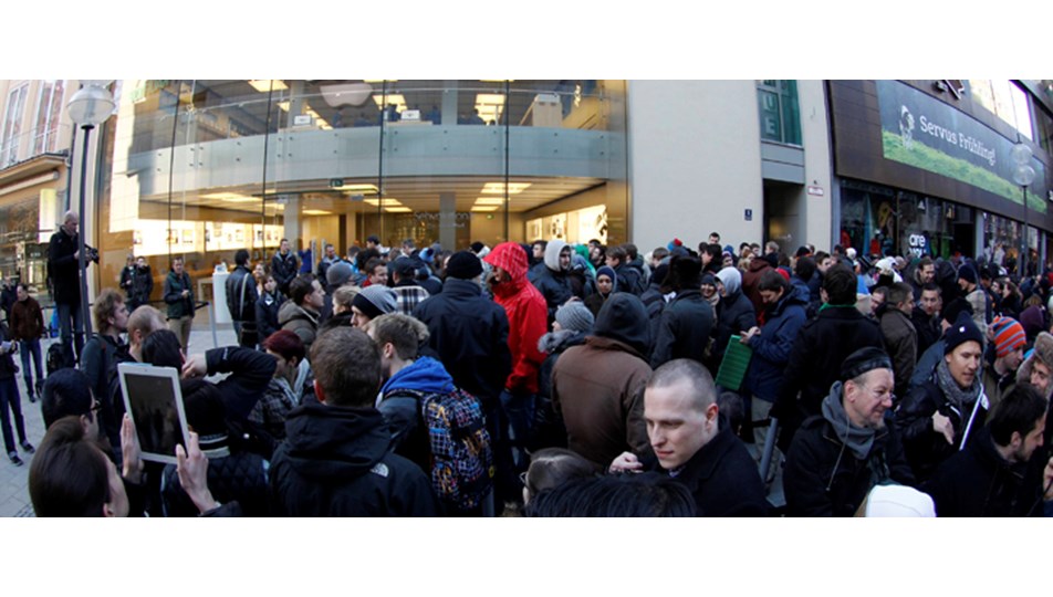 Apple kendi rekorunu alt üst etti