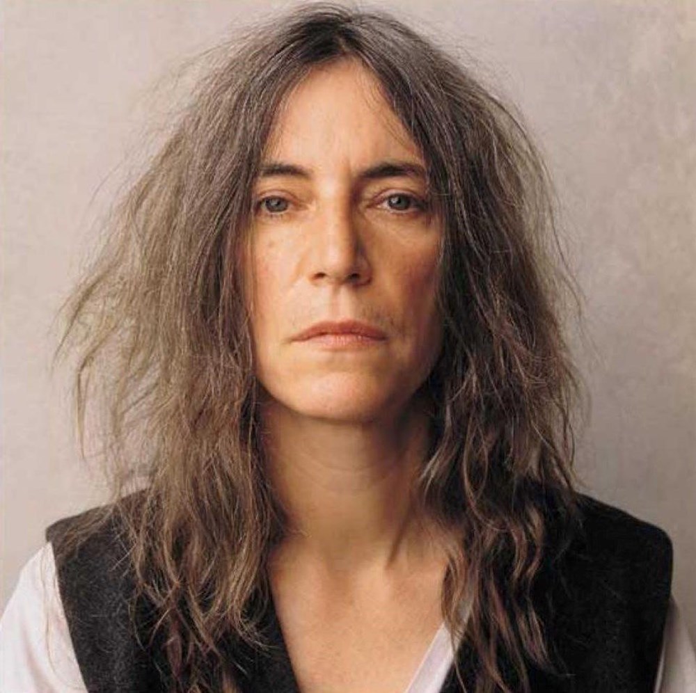 Yaşayan Punk efsanesi Patti Smith, Fransa'dan'Onur Lejyonu' ödülü aldı - 5